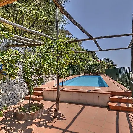 Sleeps 8 Pool Air Con Wifi