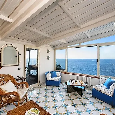 Sleeps 8 Pool Air Con Wifi