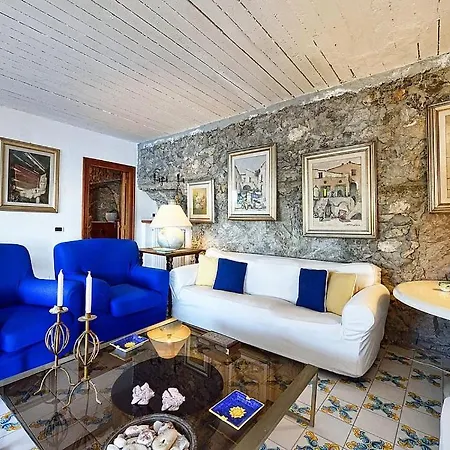 Villa Sleeps 8 Pool Air Con Wifi *